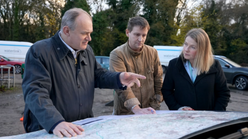Ed Davey MP discussing local pollution